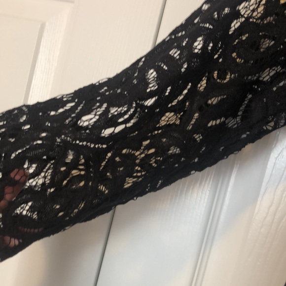 Adrianna Papell 3/4 sleeve black lace top NWT - Picture 2 of 7